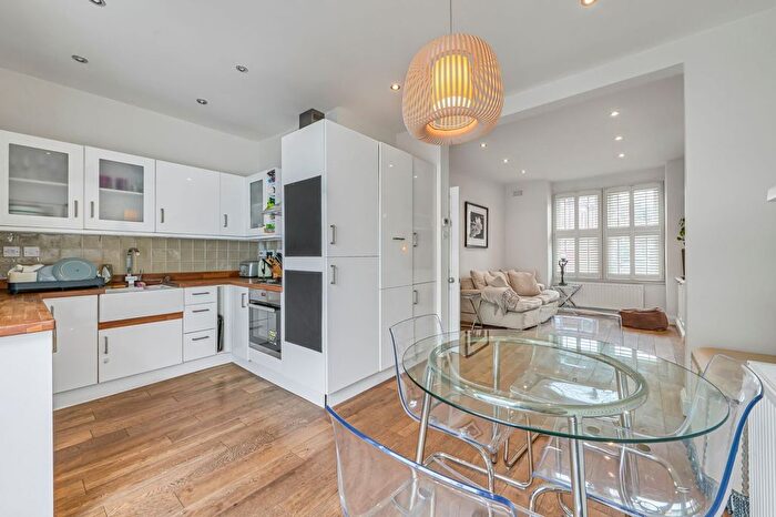 3 Bedroom Terraced House For Sale In Lydden Grove, Earlsfield, London, SW18
