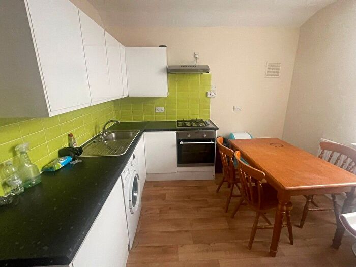 3 Bedroom Maisonette To Rent In Nutwell Street, SW17