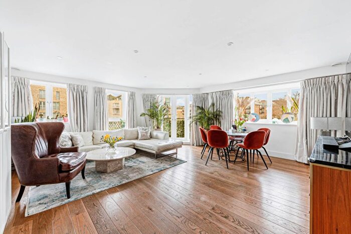 3 Bedroom Flat For Sale In Canute House, Brentford Lock, Brentford, TW8