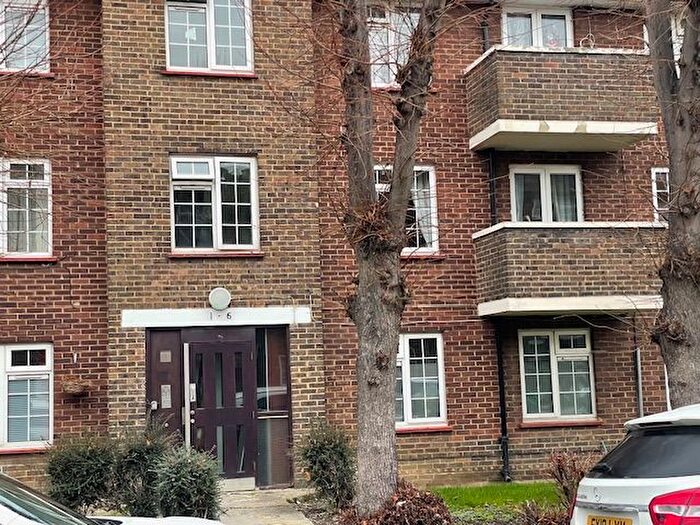 2 Bedroom Flat To Rent In Portland Road, Mottingham, SE9