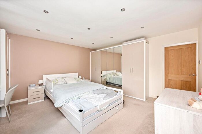 3 Bedroom Flat For Sale In Dyke Road Avenue, Hove, BN3