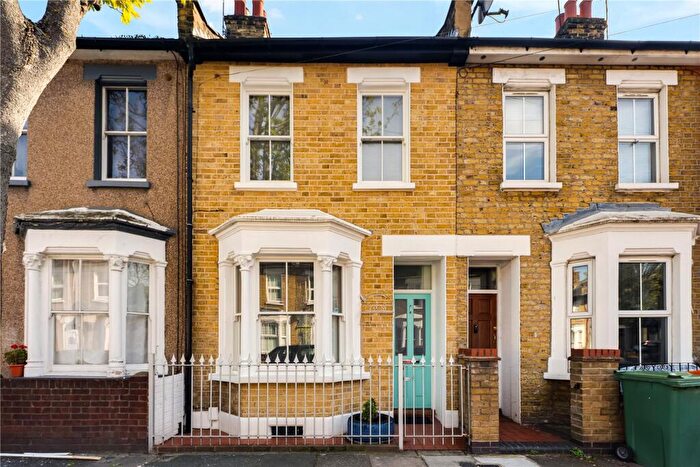 2 Bedroom House For Sale In Vernon Road, Stratford, London, E15