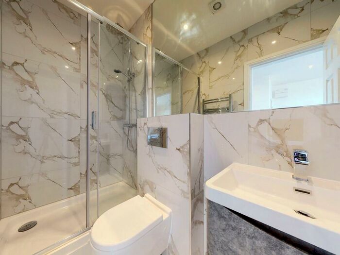 Apartment To Rent In Apt, Hyde Terrace #, LS2