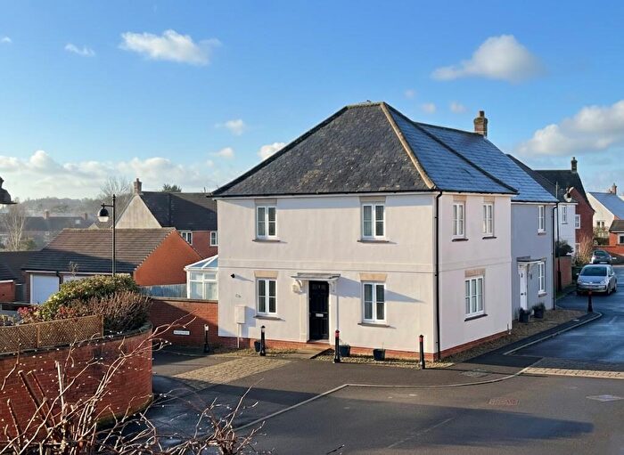 3 Bedroom Semi-Detached House For Sale In Bayfields, Gillingham, SP8