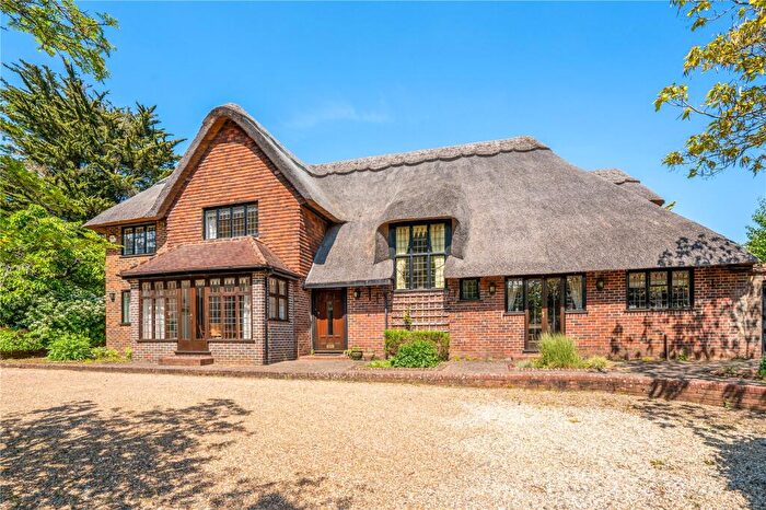 4 Bedroom Detached House For Sale In Alleyns Lane, Cookham, Berkshire, SL6