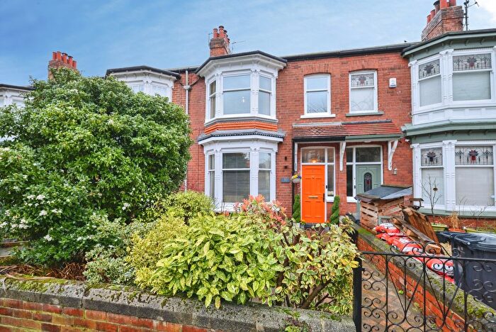 3 Bedroom Semi-Detached House For Sale In Linden Grove, Middlesbrough, TS5