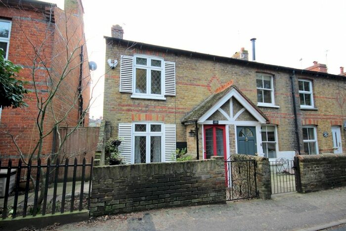 2 Bedroom Terraced House To Rent In School Lane, Wargrave, Reading, Berkshire, RG10