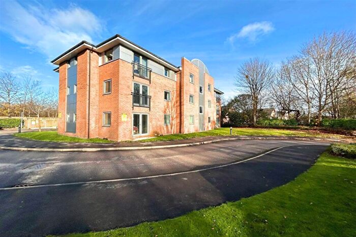2 Bedroom Apartment For Sale In Carrington Lane, Sale, M33
