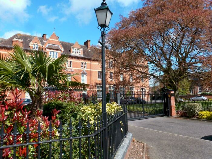 1 Bedroom Flat To Rent In Avenue Road, Leamington Spa, CV31