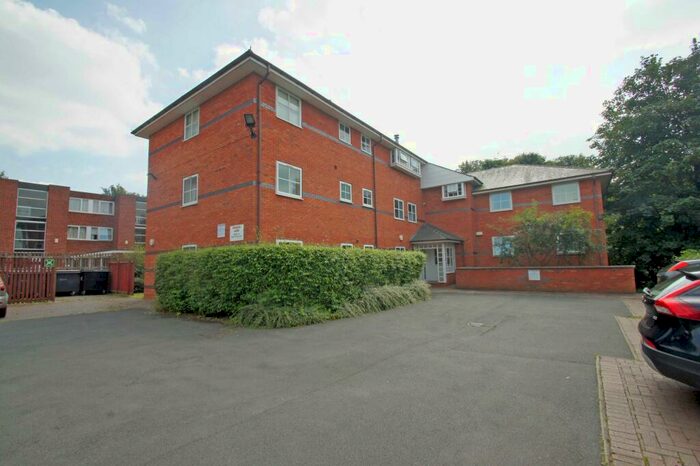 2 Bedroom Flat To Rent In Berkeley Court, Kelso Street, Hyde Park, Leeds, LS2