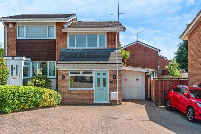 2 Bedroom Semi-Detached House For Sale In Pommel Close, Walsall, WS5