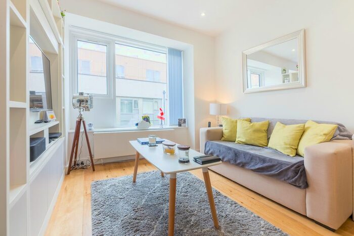 Studio To Rent In Central House, Lampton Road, Hounslow, Middlesex, TW3