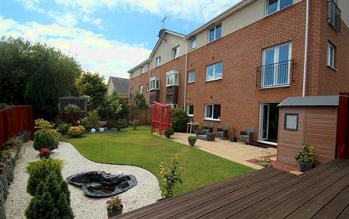 2 Bedroom Flat To Rent In Clos Gwilym, Llanbadarn Fawr, Aberystwyth, SY23