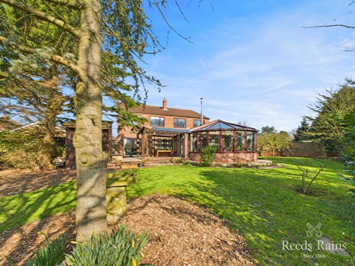 4 Bedroom Detached House For Sale In South End Road, Ottringham, Hull, East Yorkshire, HU12