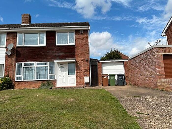 3 Bedroom House To Rent In Henshaw Road, Wellingborough, NN8