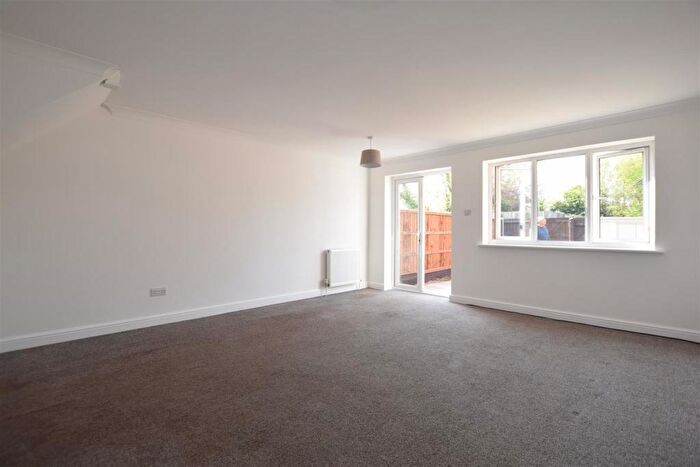 4 Bedroom Town House To Rent In Papplewick Close, Norwich, Norfolk, NR4
