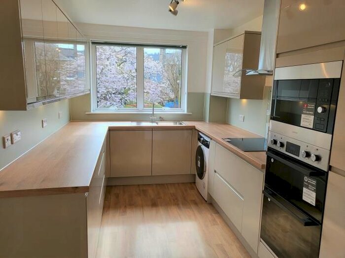 3 Bedroom Flat To Rent In South Oswald Road, Grange, Edinburgh, EH9