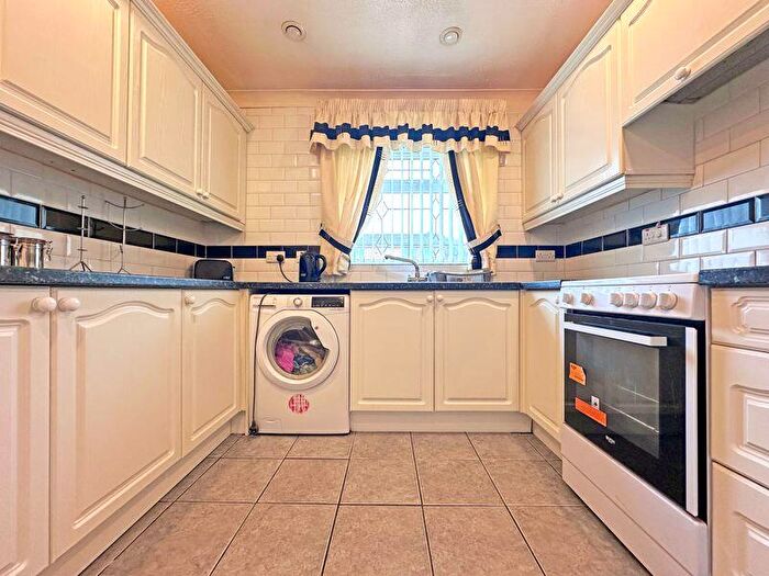 2 Bedroom Bungalow For Sale In Brookfield Way, Tipton, DY4