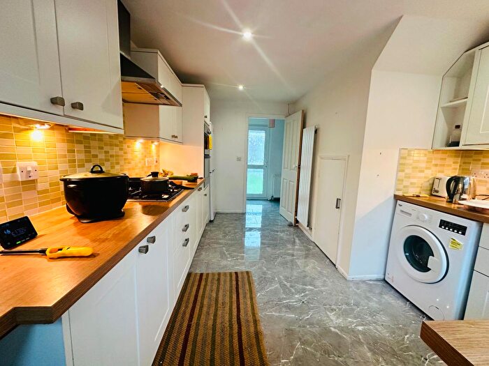 3 Bedroom Terraced House To Rent In Bay Tree Avenue, Sketty, Swansea, SA2