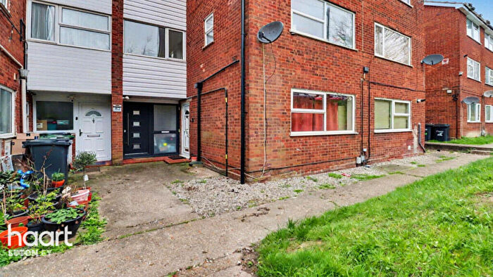 2 Bedroom Maisonette To Rent In Brendon Avenue, Luton, LU2
