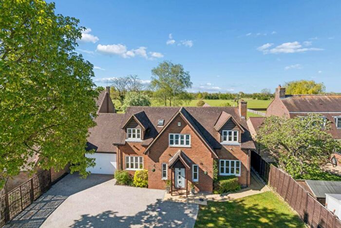 4 Bedroom Detached House For Sale In Buckland, HP22