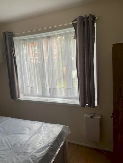 1 Bedroom Flat To Rent In The Lawns, Old Bath Road, Colnbrook, Slough SL3