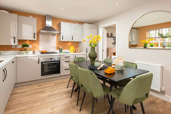 3 Bedroom Semi-Detached House For Sale In Henley Gate, Ipswich, IP1