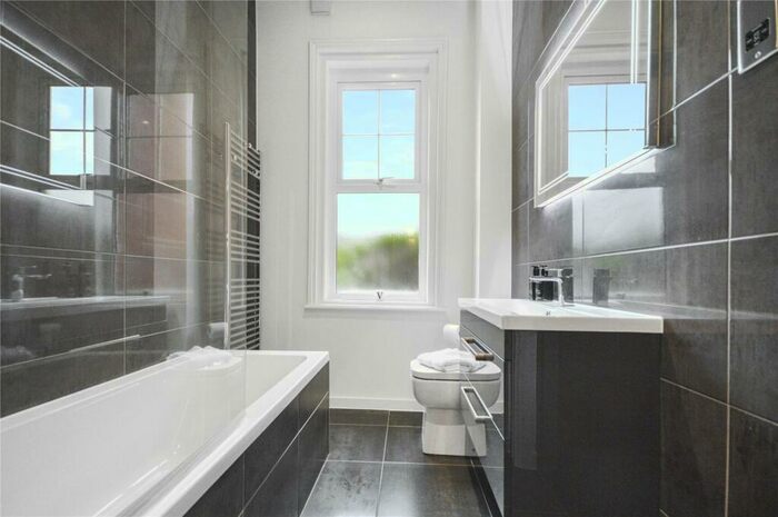 2 Bedroom Apartment To Rent In Exmouth, Devon, EX8