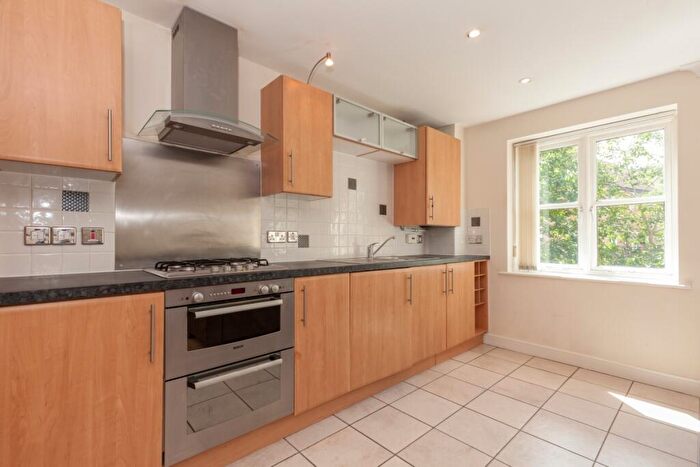 1 Bedroom Apartment For Sale In Regal Close, OX14
