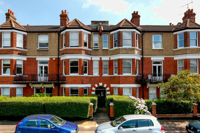 4 Bedroom Flat To Rent In Alwyne Road, SW19