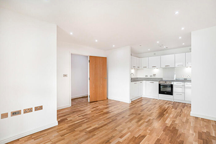 1 Bedroom Apartment For Sale In Tabernacle Gardens, London, E2