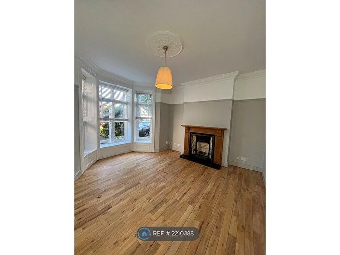 2 Bedroom Flat To Rent In Ditton Road, Surbiton, KT6