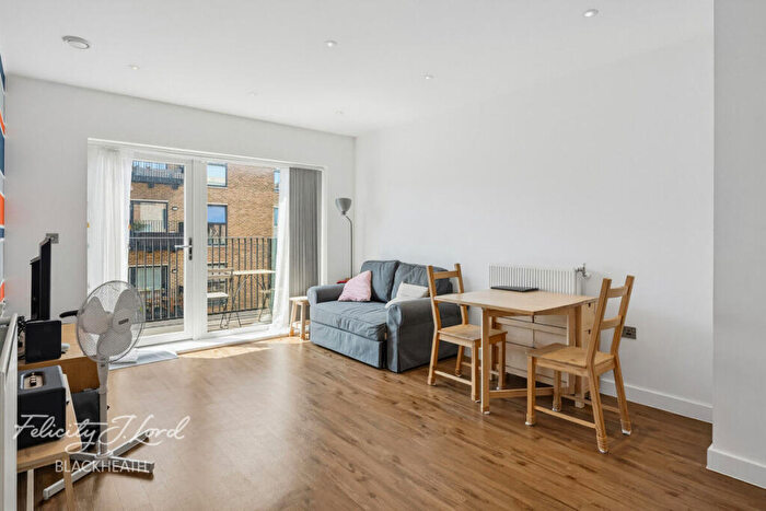 1 Bedroom Apartment For Sale In Rolfe Terrace, Woolwich, SE18