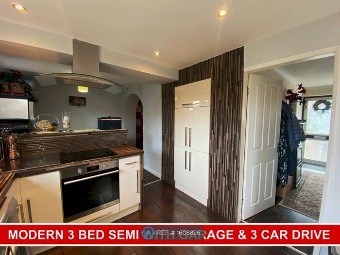 3 Bedroom Semi-Detached House To Rent In Penryn Drive, Wigston, LE18