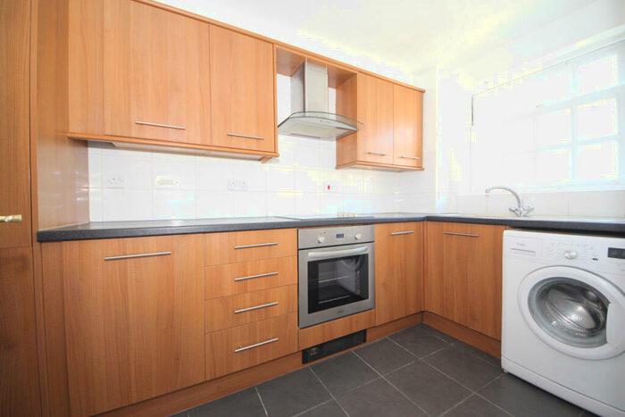 1 Bedroom Flat To Rent In Leigh Hunt Drive Southgate, N14