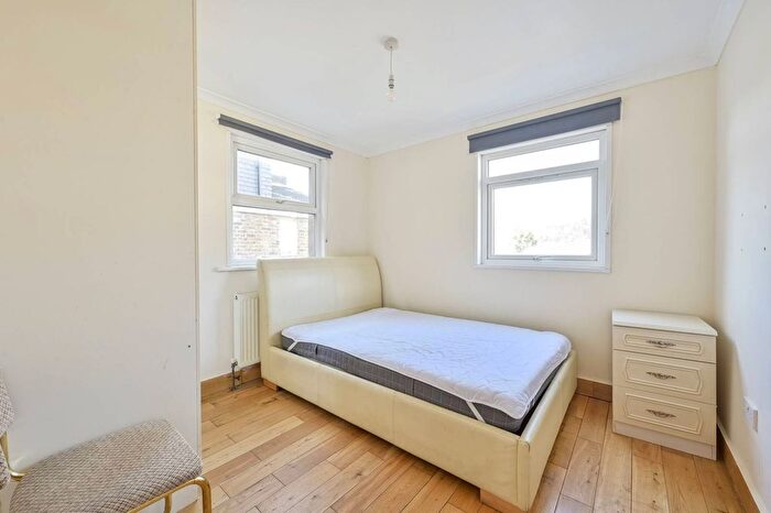 2 Bedroom Flat To Rent In Durnsford Road, Southfields, SW19