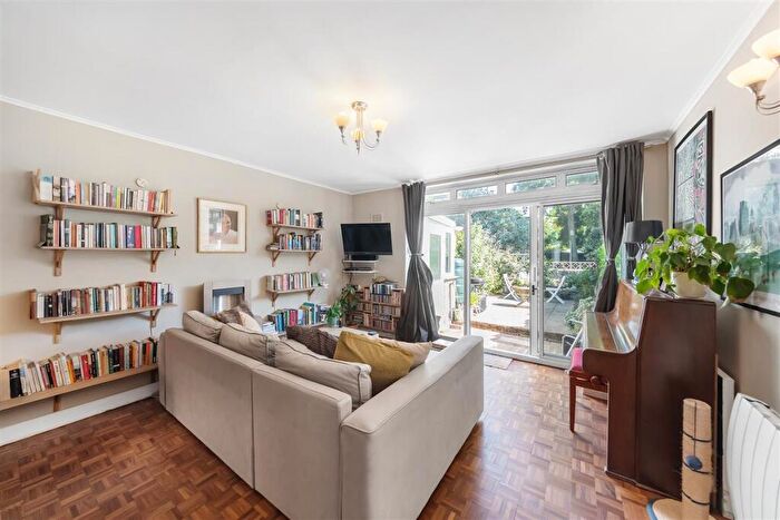 2 Bedroom Terraced House To Rent In Thurleigh Road, SW12