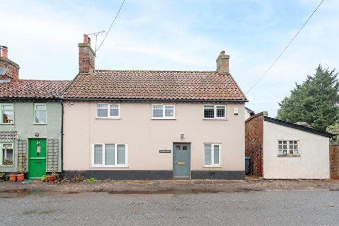 4 Bedroom End Of Terrace House For Sale In Tunstall, Suffolk, IP12