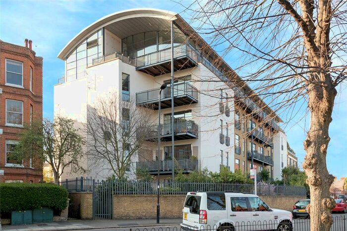 1 Bedroom Flat To Rent In Chiswick Green Studios, Evershed Walk, W4