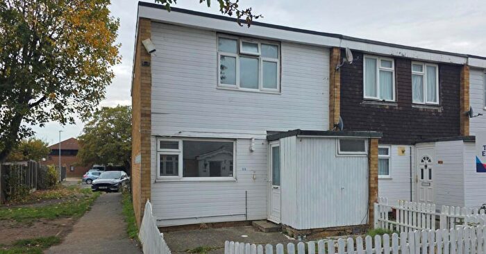 3 Bedroom End Of Terrace House For Sale In Thackeray Row, Wickford, Essex, SS12