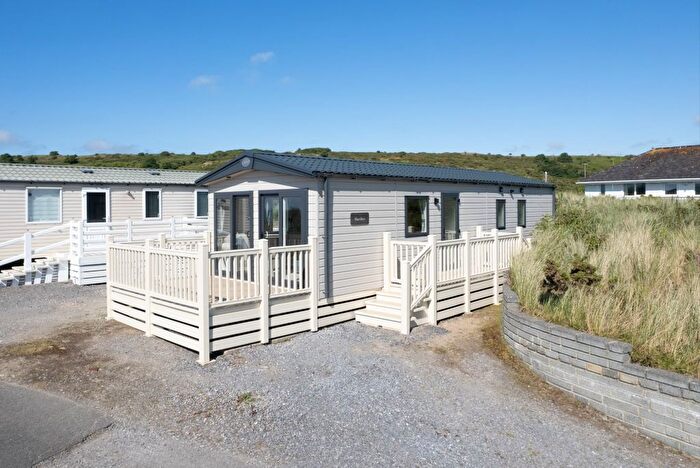 2 Bedroom Mobile/park Home For Sale In Gwbert, Cardigan, SA43