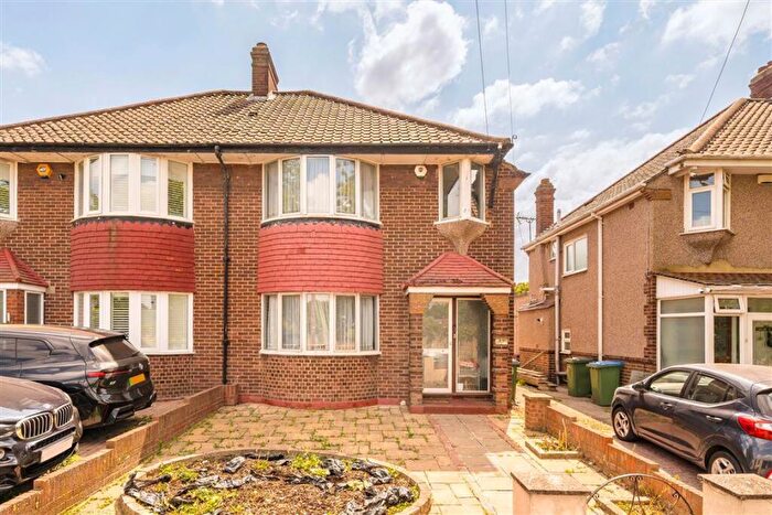 3 Bedroom Semi-Detached House For Sale In Wricklemarsh Road, Blackheath, SE3