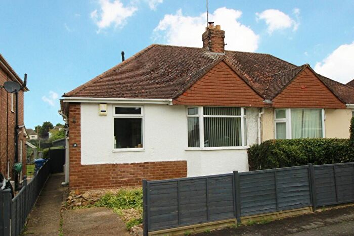 2 Bedroom Semi-Detached Bungalow For Sale In Martin Road, Kettering, Northamptonshire, NN15
