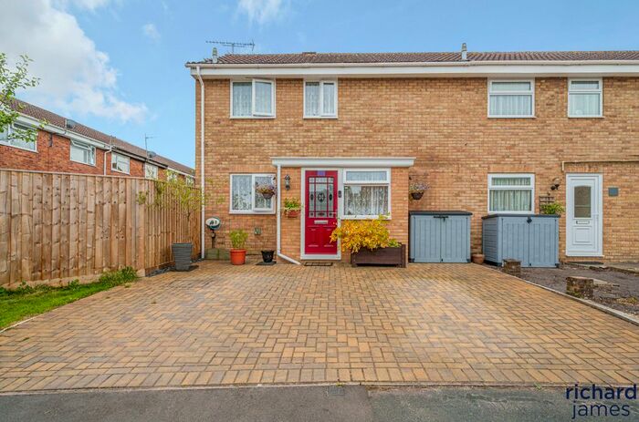 2 Bedroom End Of Terrace House For Sale In Bellver, Toothill, Swindon, Wiltshire, SN5
