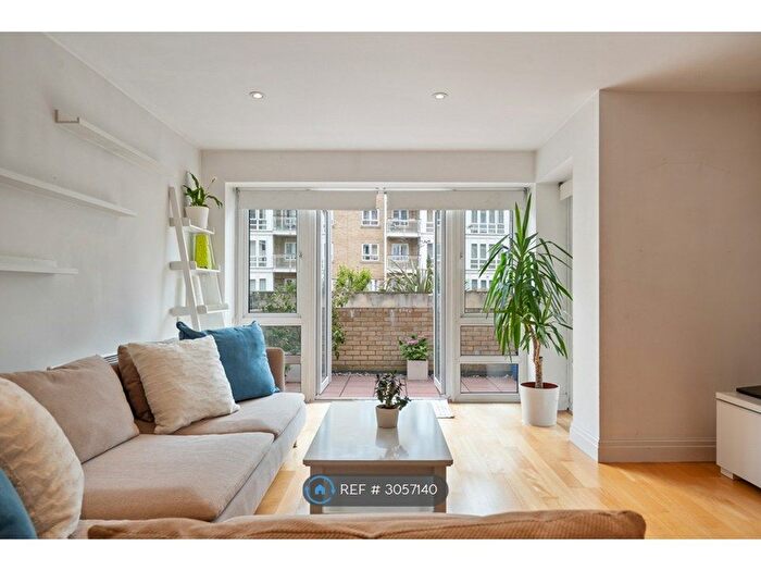 3 Bedroom Flat To Rent In Isle Of Dogs, London, E14