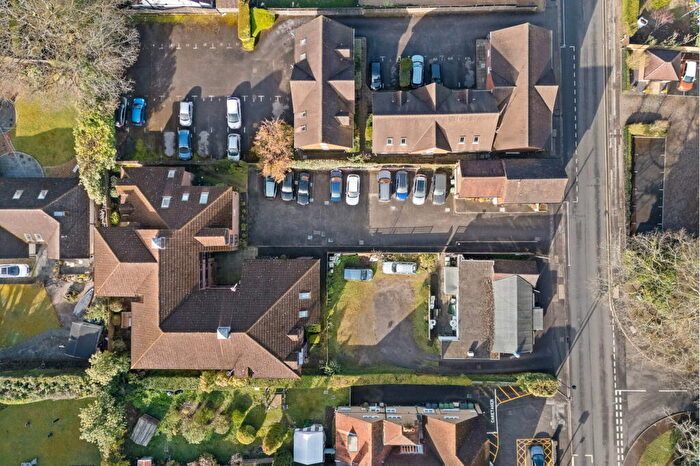 1 Bedroom Flat For Sale In Headley Road, Grayshott, Hindhead, GU26