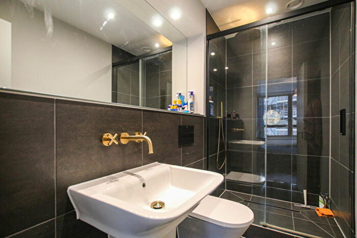 2 Bedroom Flat For Sale In Capstan Room, St. John's Road, Southville, Bristol, BS3