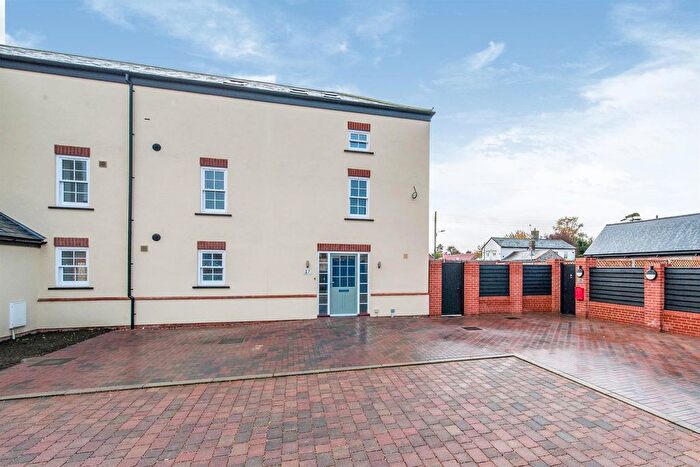 4 Bedroom Barn Conversion To Rent In Hall Farm Close, Feltwell, Thetford, IP26