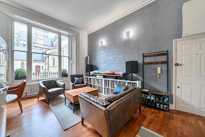1 Bedroom Flat For Sale In St. Stephens Crescent, London, W2