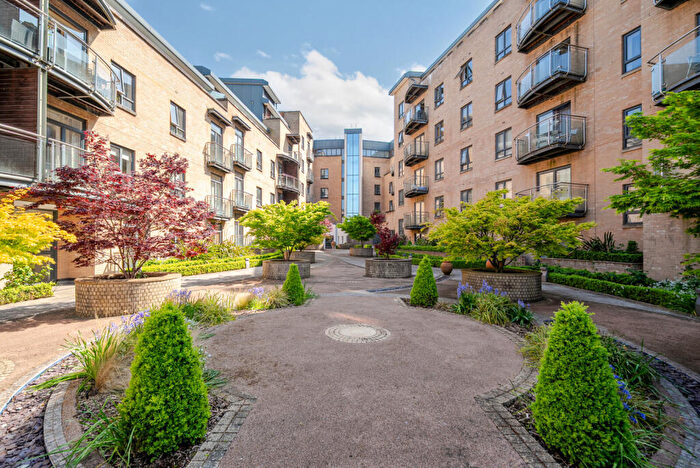 2 Bedroom Apartment For Sale In Epsom Road, Guildford, GU1